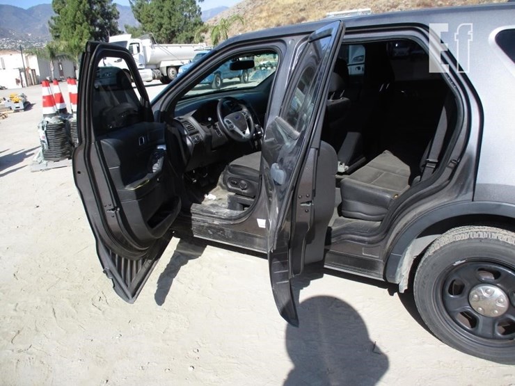 2014-ford-explorer-image-13