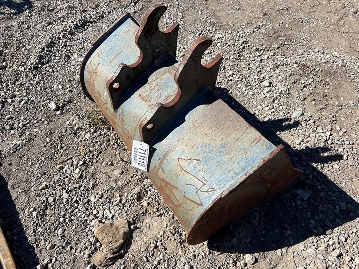 kubota-36"-grading-bucket-image-4