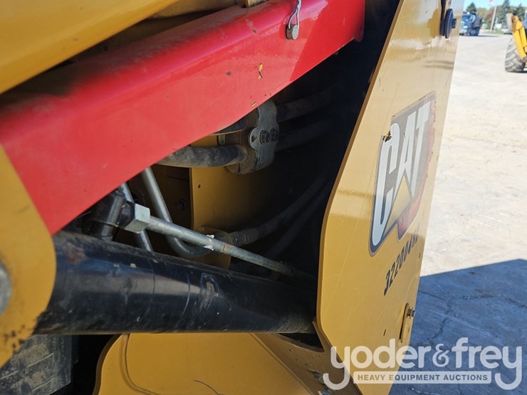 2022-caterpillar-289d3-image-16