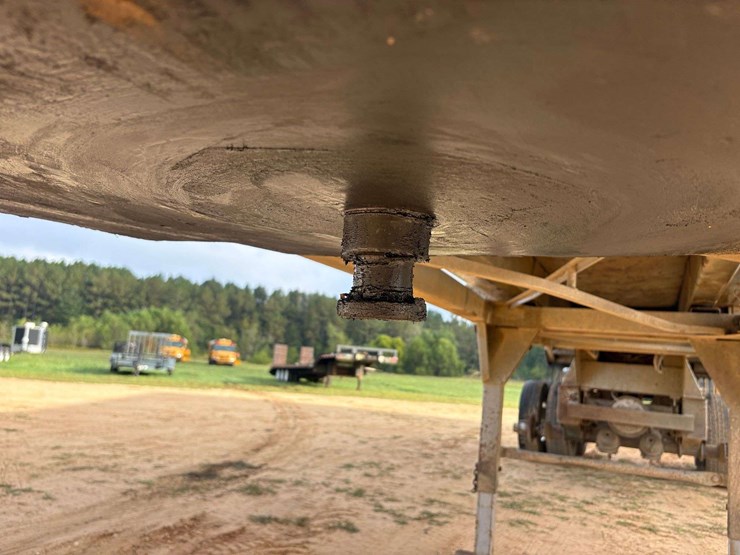 2007-axle-dump-trailer-image-8