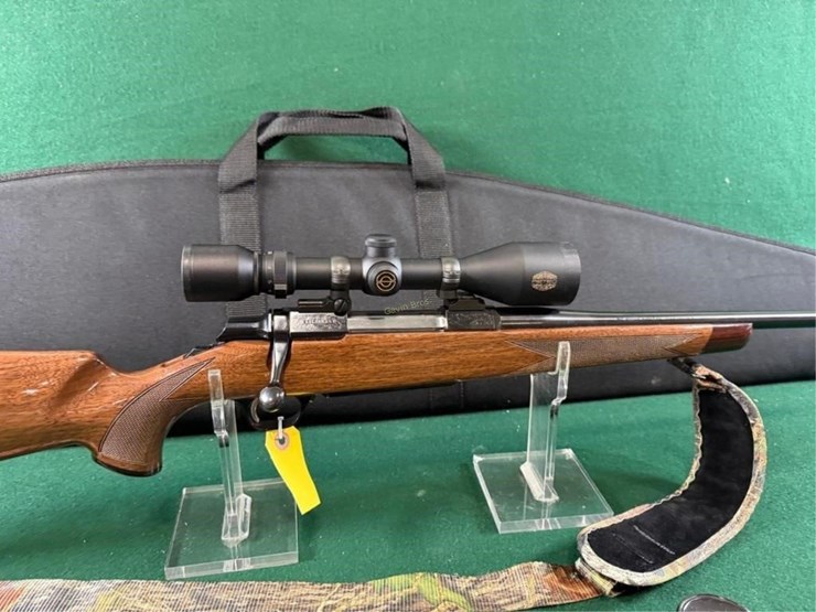 browning-medallion-a-bolt-30-06-sprg-rifle-image-4