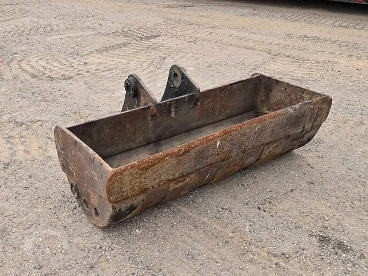 48 inch-ditch-cleaning-bucket-image-2