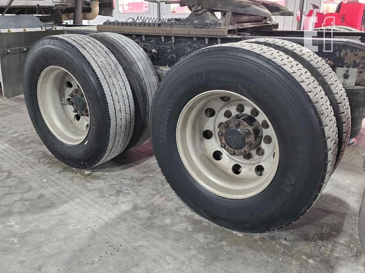 2013-international-prostar-image-29