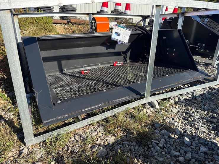 #59-•-72in-skid-steer-screening-bucket-image-1
