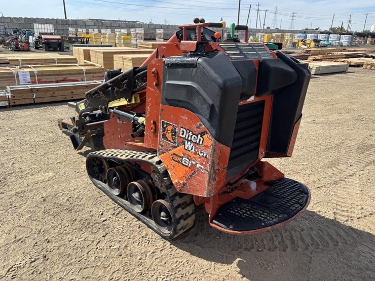 2018-ditch-witch-sk600-image-4