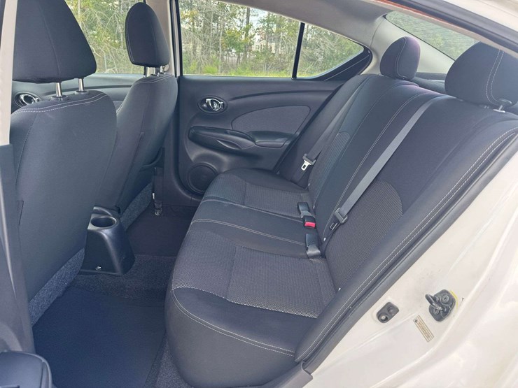 2014-nissan-versa-sv-4dr-sedan---56,707-actual-miles-image-17