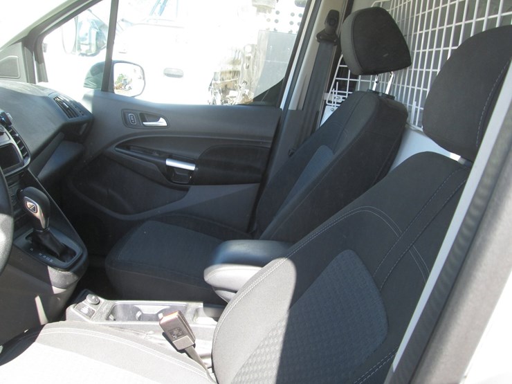 2023-ford-transit-connect-image-21