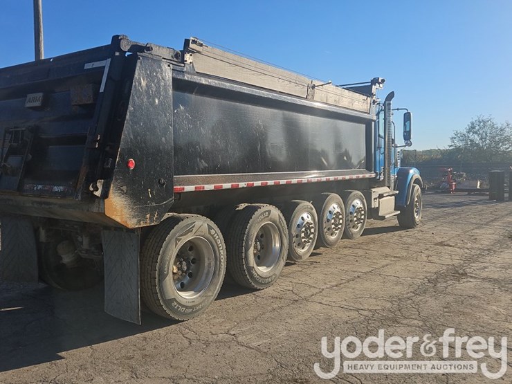 2019-freightliner-122sd-image-5