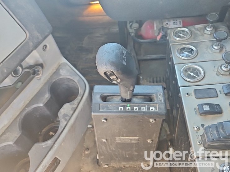 2019-freightliner-122sd-image-27