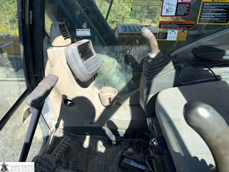 2010-john-deere-450-image-9