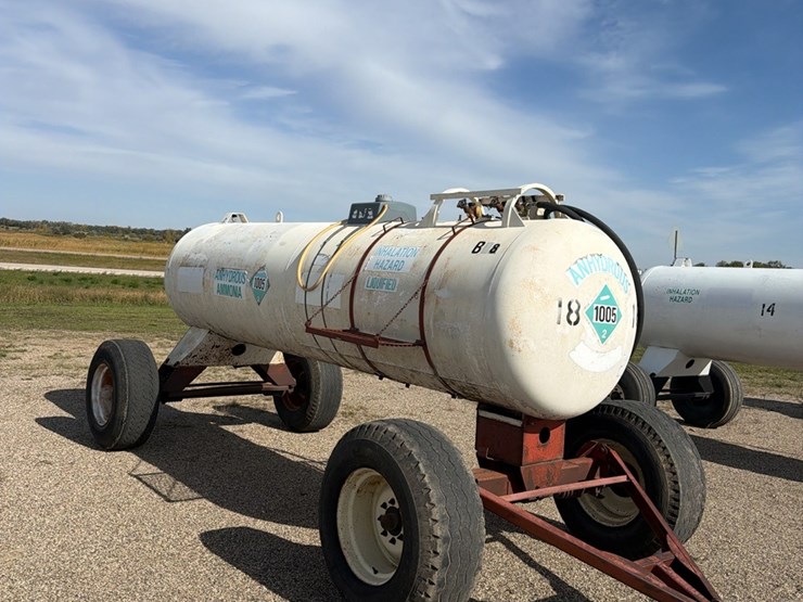 11-18-1450-gallon-nh3-tank,-16.5---22.5-tires-image-13