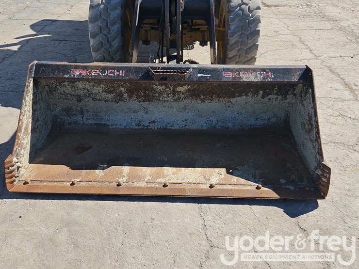 2019-deere-204l-image-16