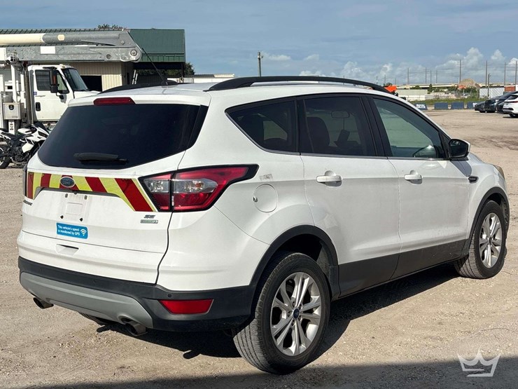 2017-ford-escape-image-3