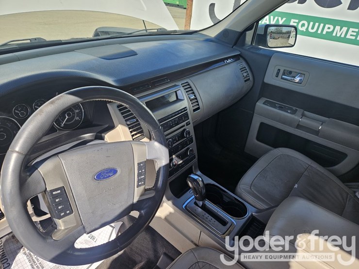 2009-ford-flex-image-19