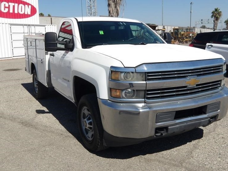 2015-chevrolet-2500hd-image-2