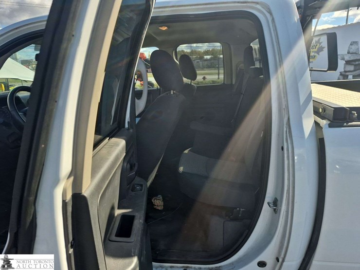 2011-dodge-1500-image-14