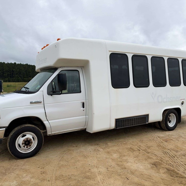 2014 FORD E450