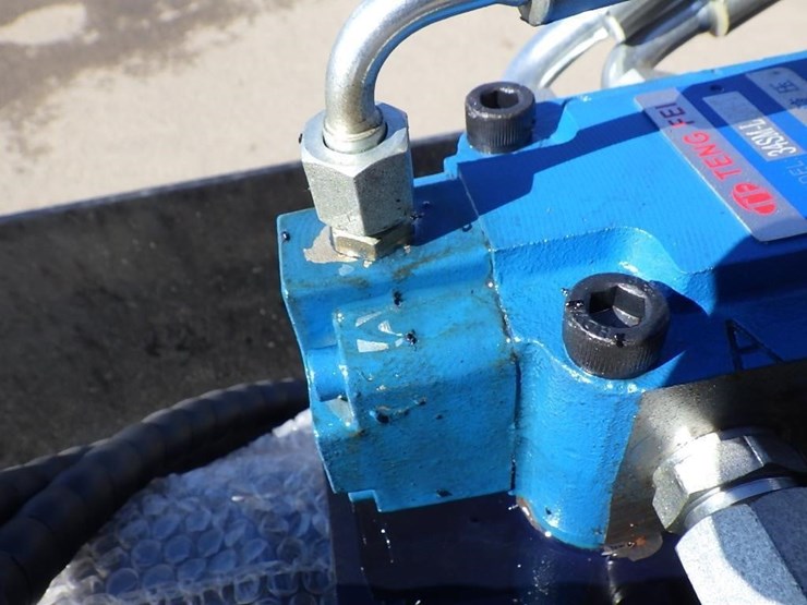 giyi-skid-steer-side-shift-log-splitter-image-6
