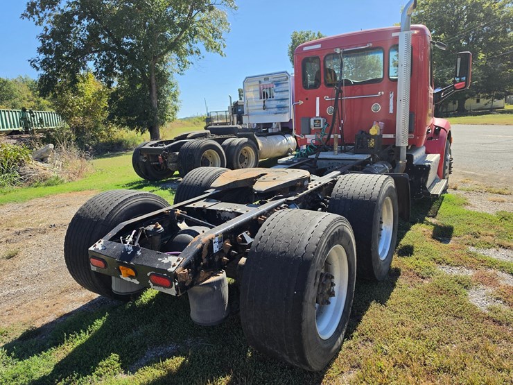 2014-peterbilt-579-image-8