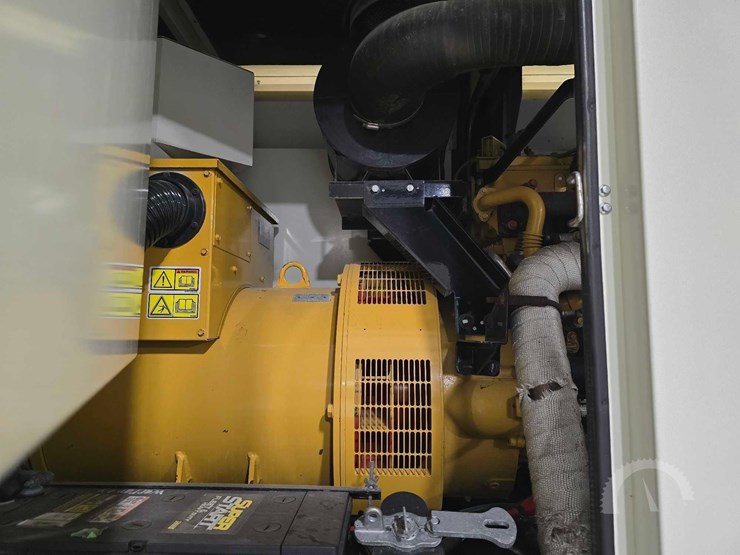 2014-caterpillar-xq200-2-image-14