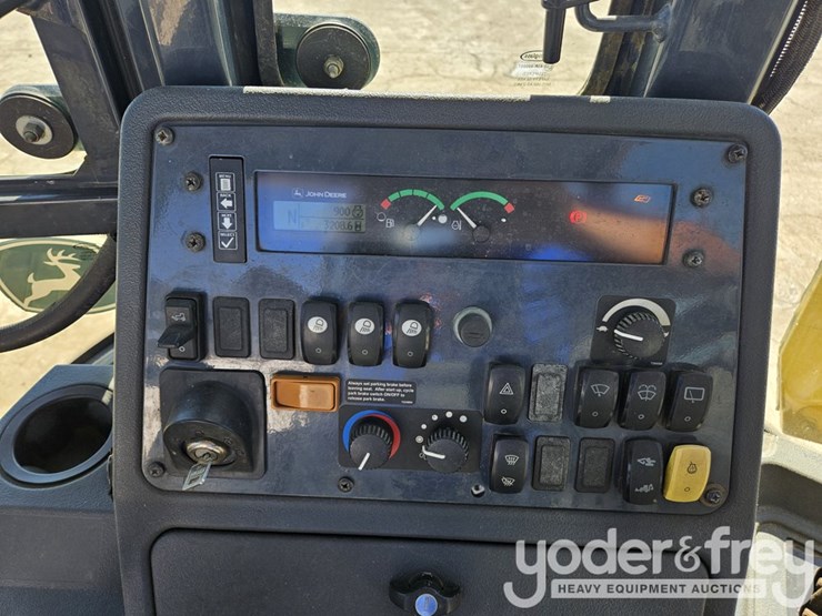 2013-deere-310k-image-44