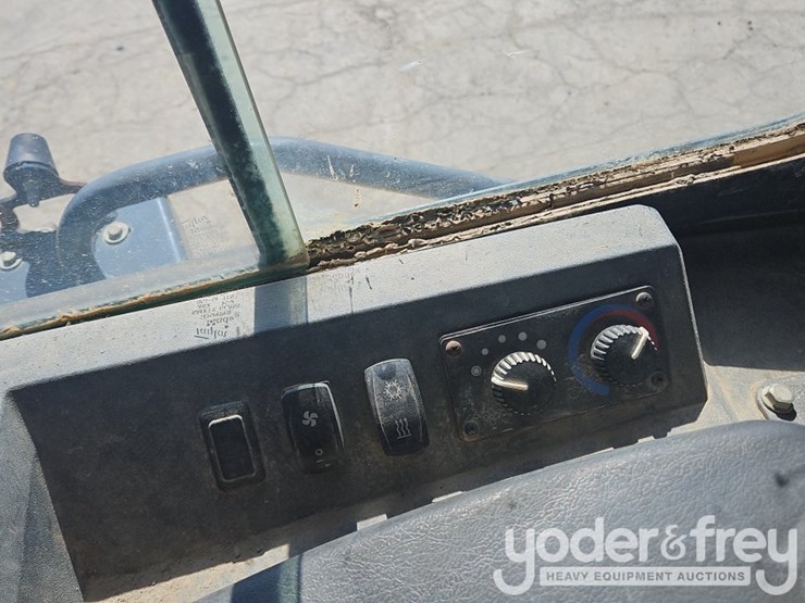 2018-deere-650k-image-32