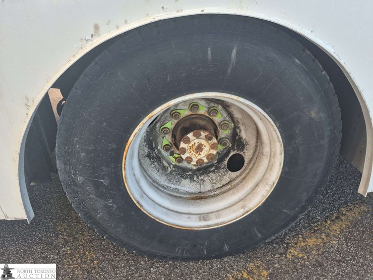 2009-international-durastar-4300-image-28