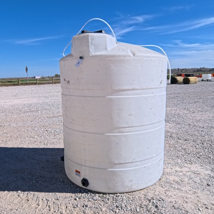 #2060 • 1000 Gallon Food Grade Water Tote