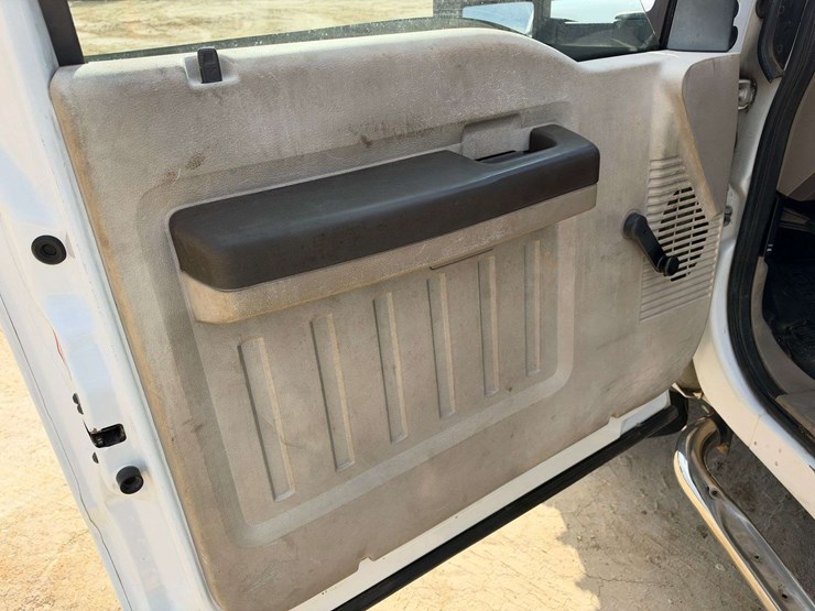 2008-ford-f550-image-9