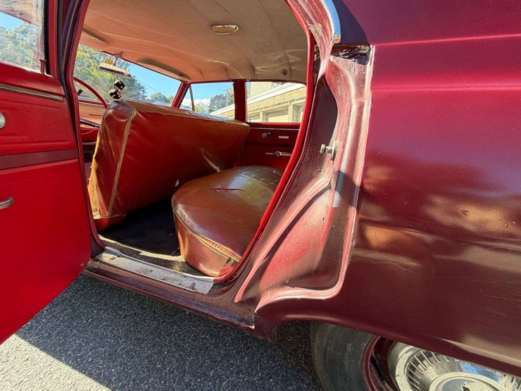 1965-chevrolet-chevelle-300-deluxe-4-door-sedan-(33,434-miles)-image-18