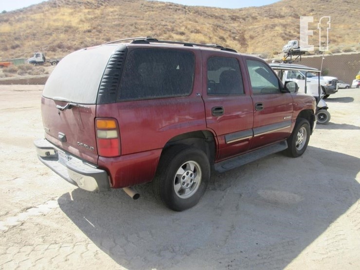 2002-chevrolet-tahoe-image-3
