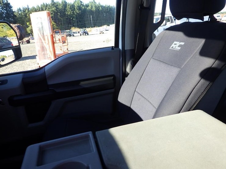 2020-ford-f350-image-32