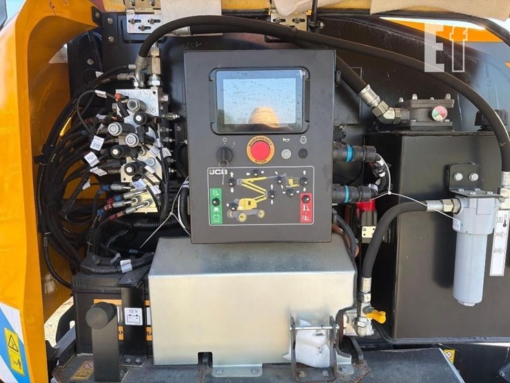2025-jcb-a45e-image-16