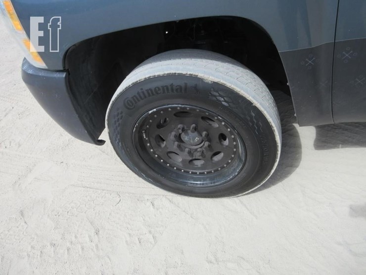 2008-chevrolet-3500-image-25