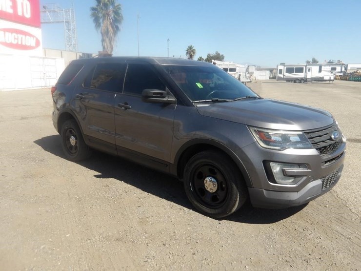 2018-ford-explorer-image-2