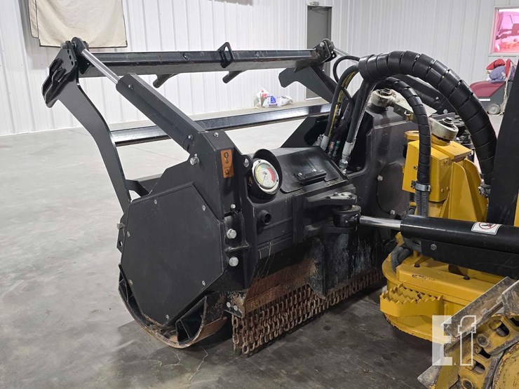 2020-caterpillar-d3k2-xl-image-12