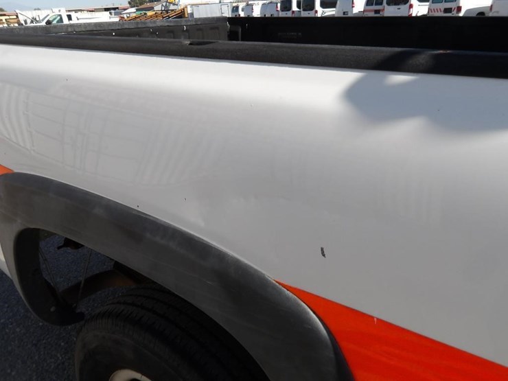 2003-chevrolet-silverado-2500-image-9