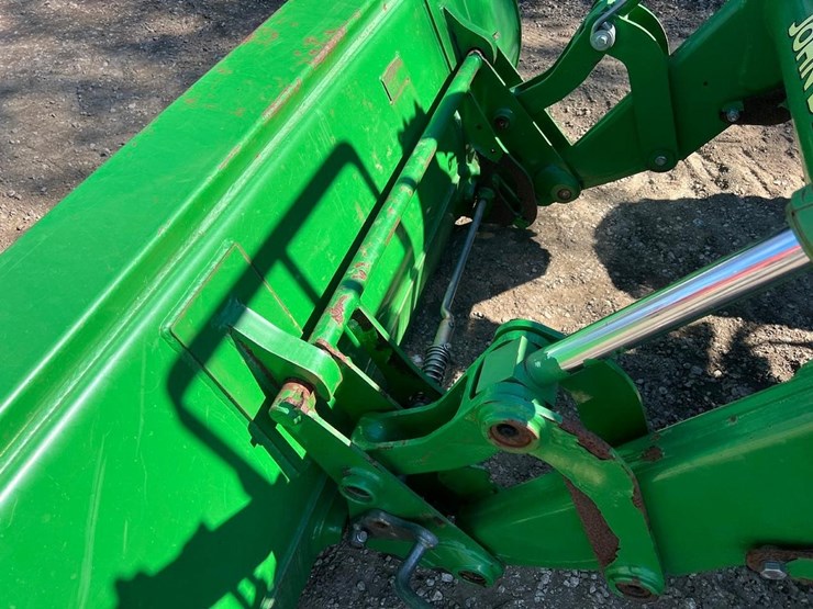 2015-john-deere-6115m-image-14