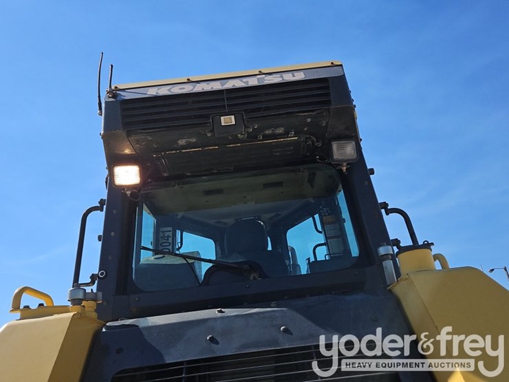 2015-komatsu-d61pxi-24-image-22