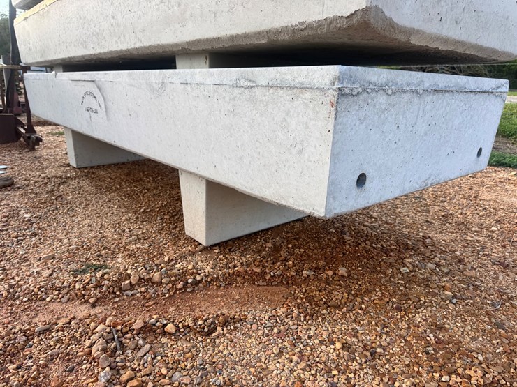 #8179-•-3’x10’-concrete-feed-trough-image-1