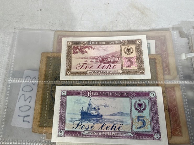 #40308-•-foreign-currency-bank-notes-image-17