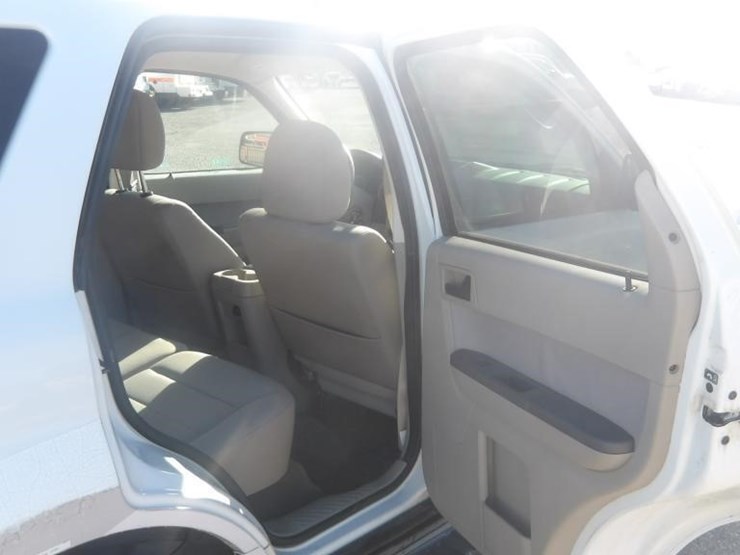 2012-ford-escape-image-11