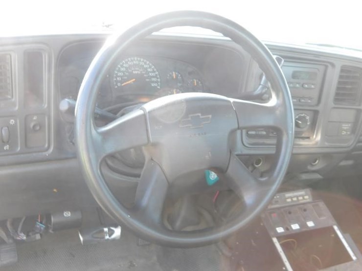 2005-chevrolet-silverado-3500-image-16