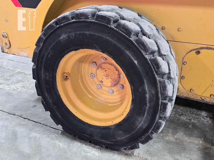 2012-caterpillar-252b3-image-24