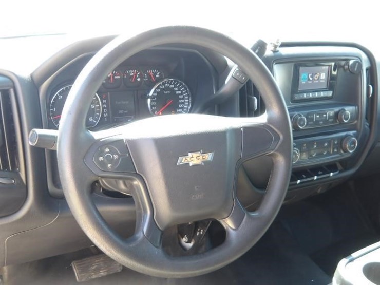 2015-chevrolet-2500hd-image-18