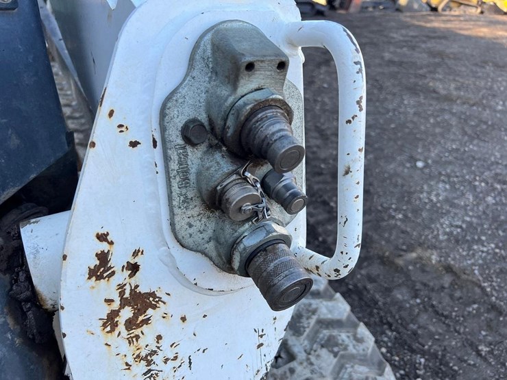 2016-bobcat-t750-image-12