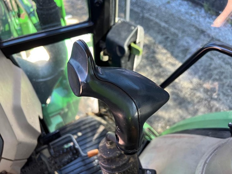 2015-john-deere-6115m-image-25