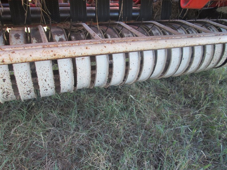 hesston-5500-image-15