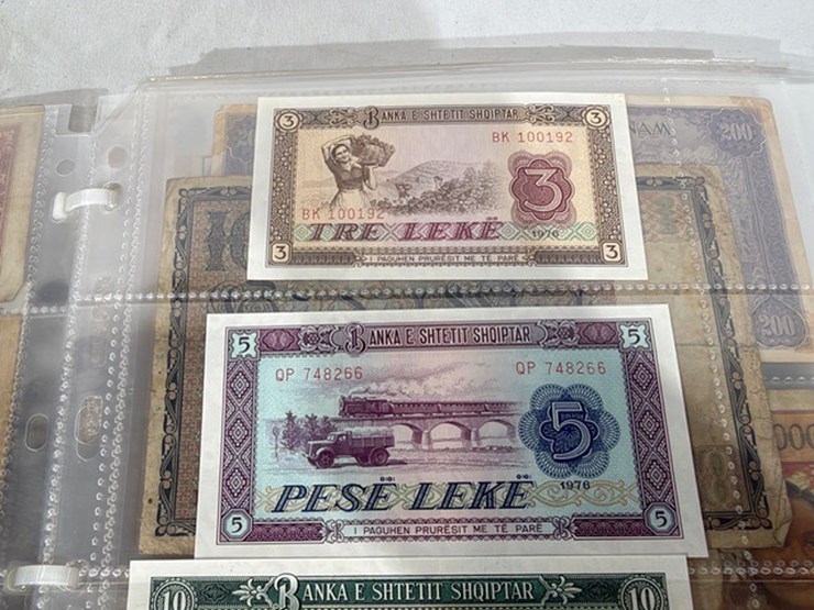 #40308-•-foreign-currency-bank-notes-image-15