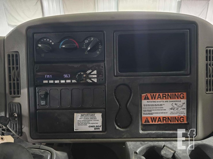 2018-international-durastar-4300-image-17